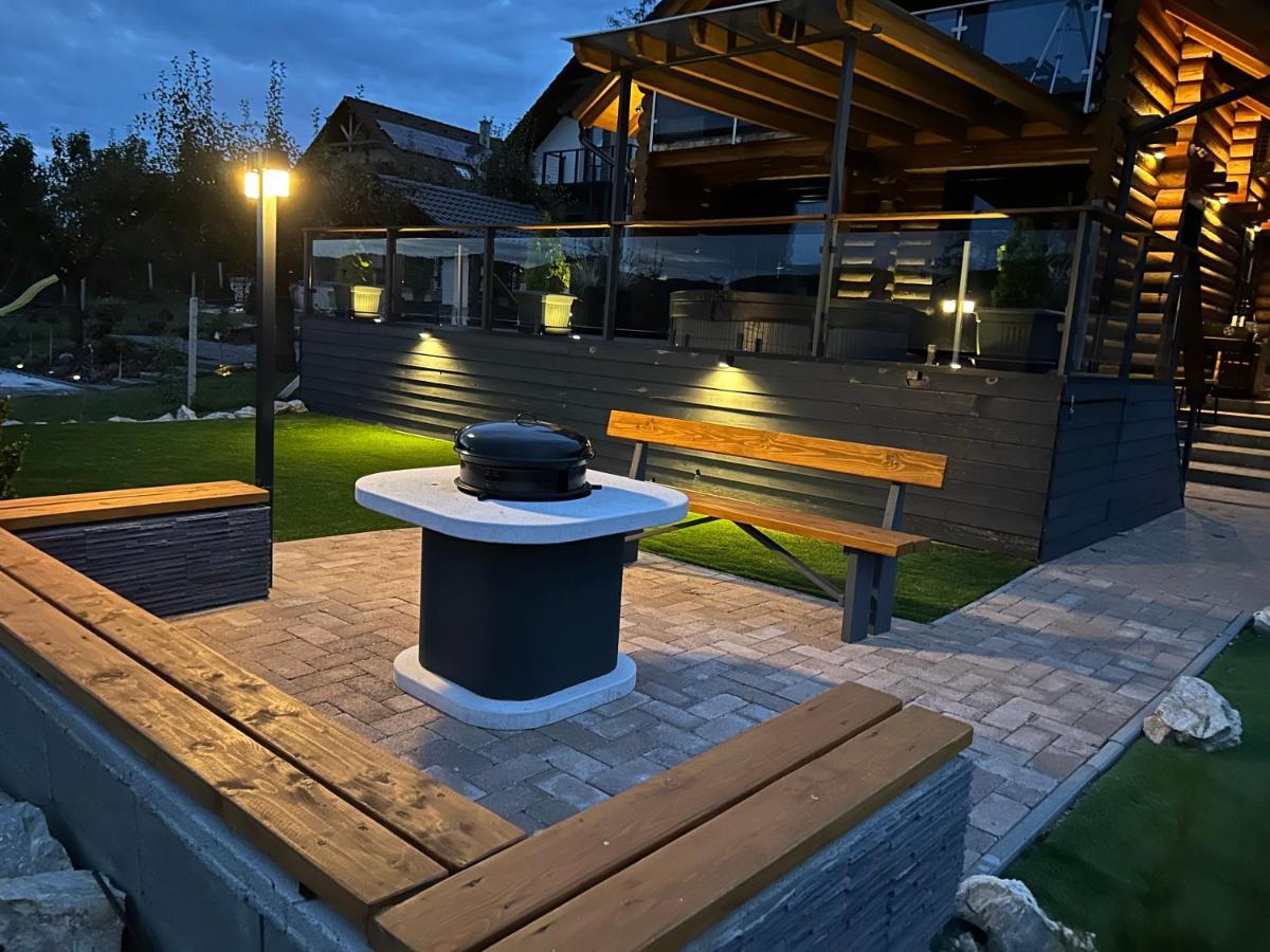 Апартаменты Roenk Relax Мишкольц Экстерьер фото