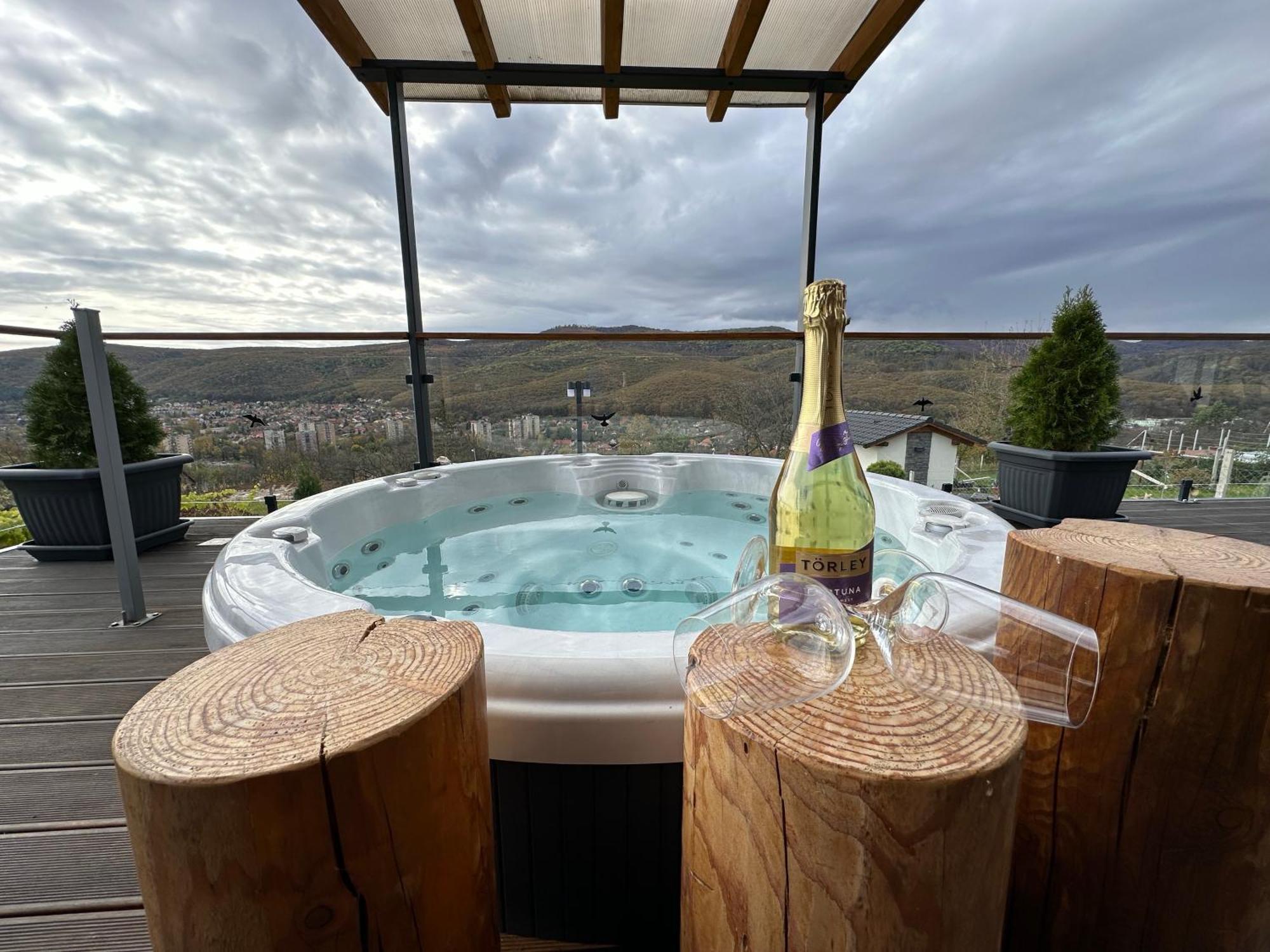 Апартаменты Roenk Relax Мишкольц Экстерьер фото