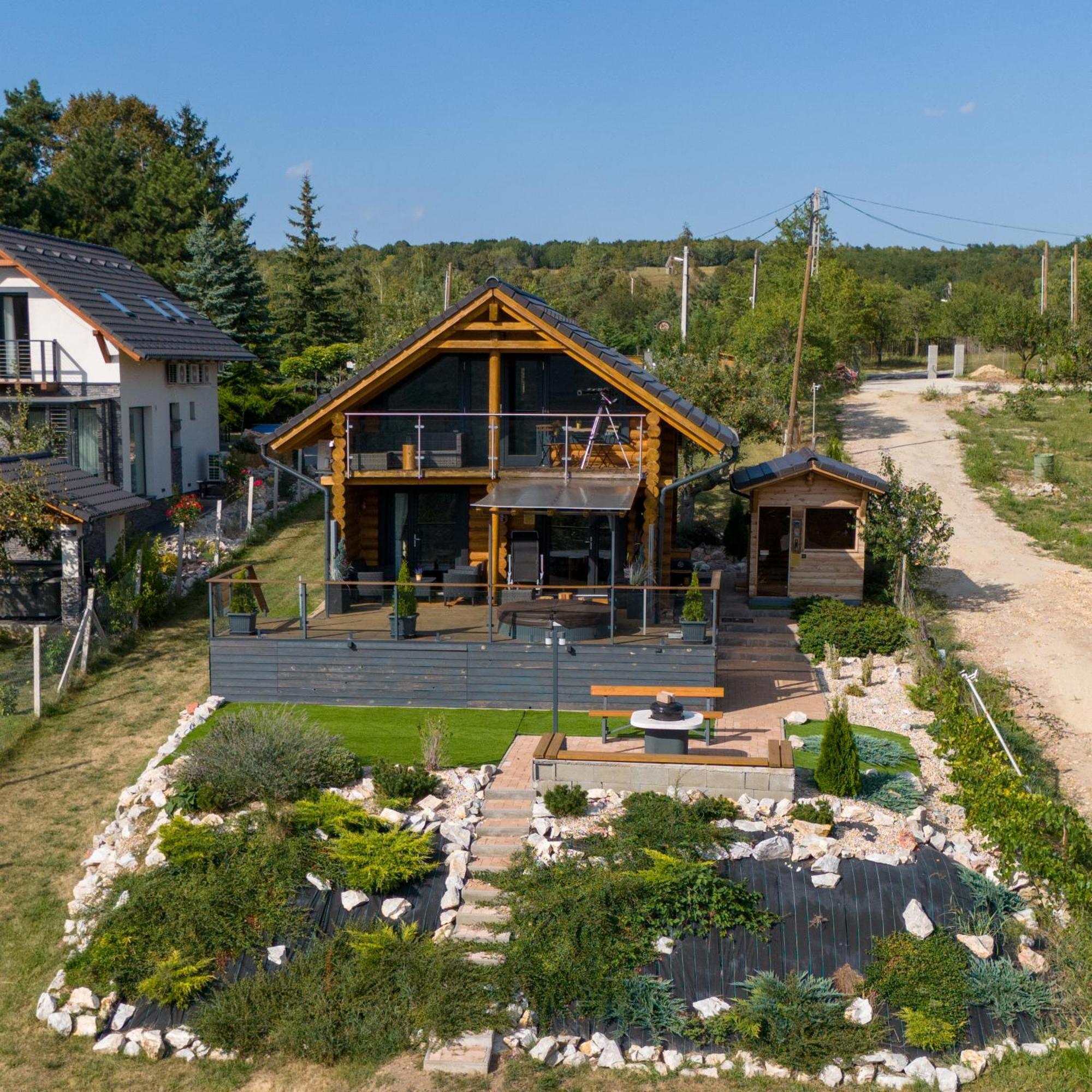 Апартаменты Roenk Relax Мишкольц Экстерьер фото